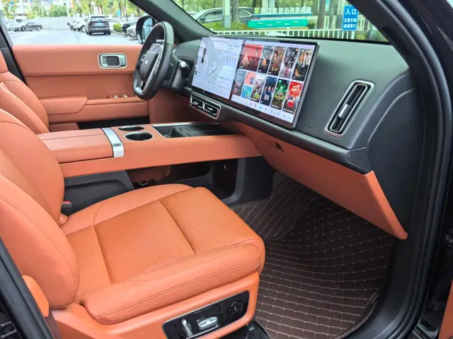 Li Auto L8 — Фото автомобиля 9