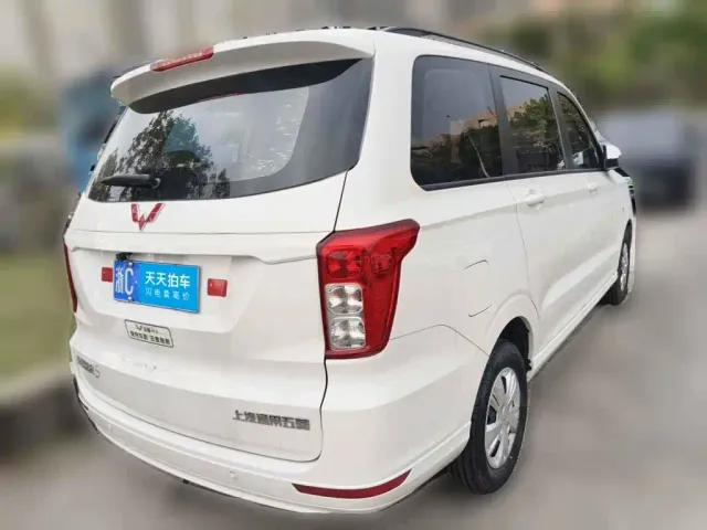 Wuling Hongguang — Фото автомобиля 2