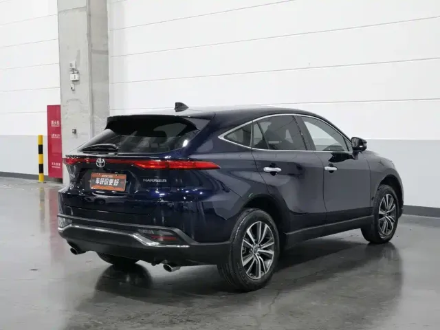 Toyota Harrier — Фото автомобиля 2