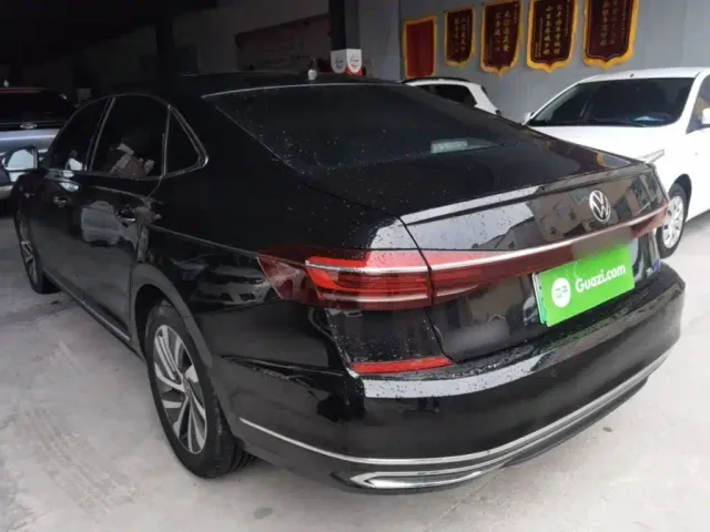 Volkswagen Passat — Фото автомобиля 4