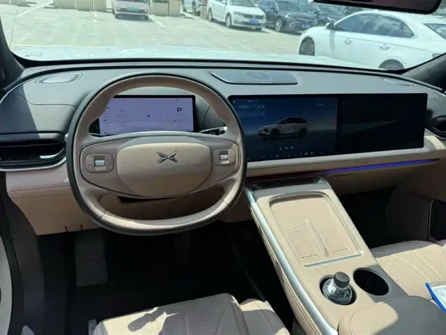 Xpeng G9 — Фото автомобиля 3