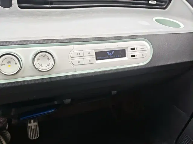 Wuling Hongguang Mini EV — Фото автомобиля 12