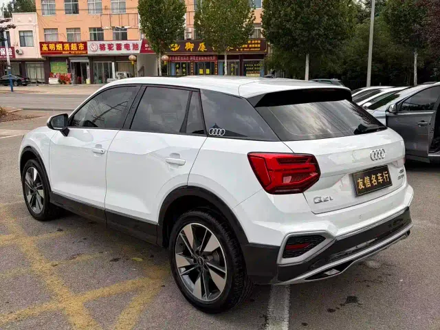 Audi Q2L — Фото автомобиля 5