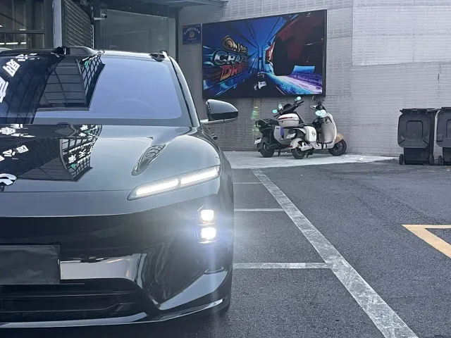 Nio ET5 Touring — Фото автомобиля 10