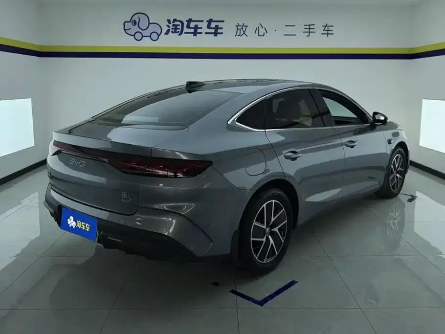 BYD Qin L 2025 DM-i Smart Drive Edition 120KM Surpassing — Фото автомобиля 3