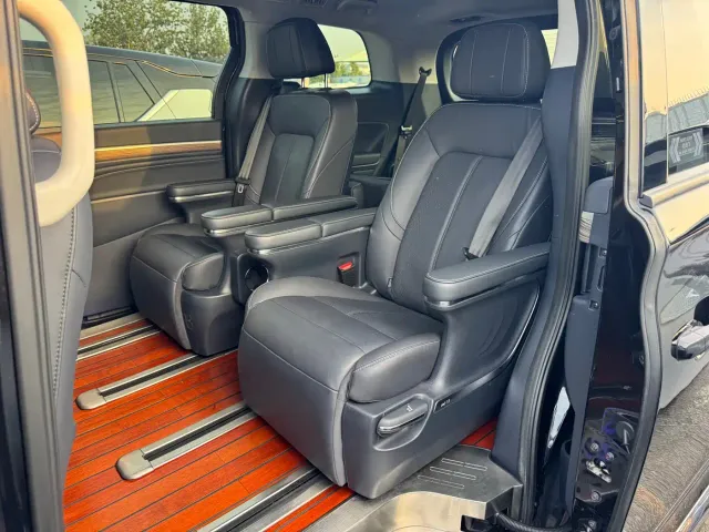 GAC Trumpchi M8 — Фото автомобиля 11