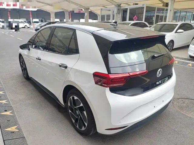 Volkswagen ID.3 — Фото автомобиля 4