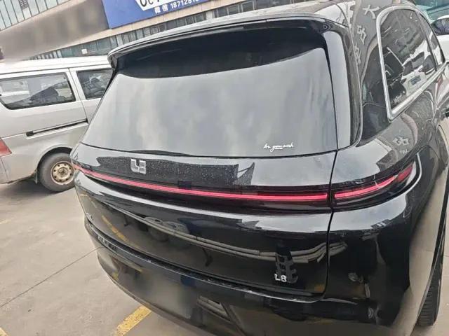 Li Auto L8 — Фото автомобиля 5
