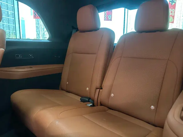 Li Auto L9 — Фото автомобиля 26