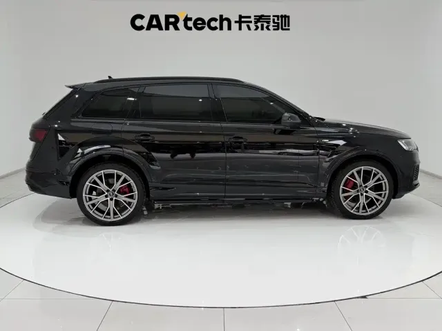 Audi Q7 — Фото автомобиля 4