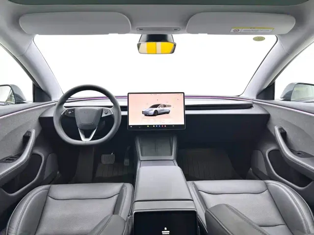 Tesla Model 3 — Фото автомобиля 7
