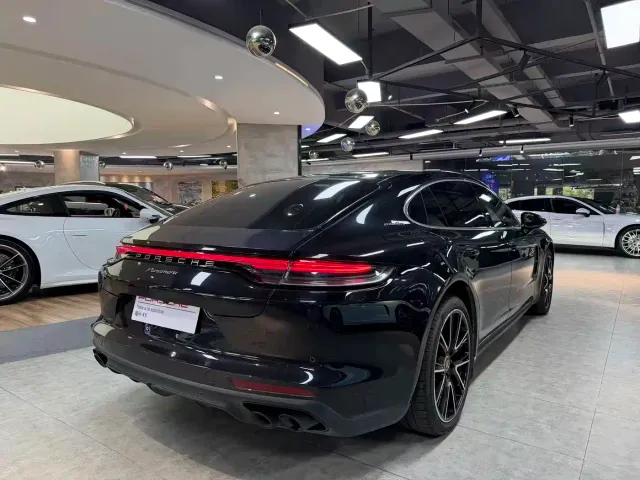 Porsche Panamera — Фото автомобиля 10