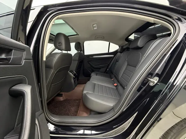 Skoda Superb — Фото автомобиля 15