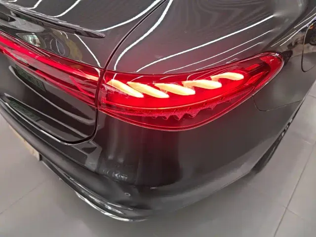 Mercedes-Benz EQS — Фото автомобиля 7