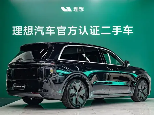 Li Auto L8 — Фото автомобиля 4