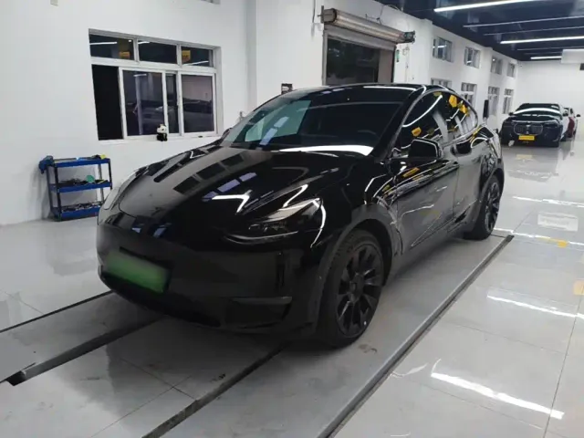 Фотография автомобиля — Tesla Model Y