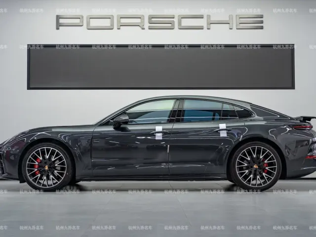 Porsche Panamera — Фото автомобиля 8
