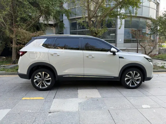 Wuling Asta — Фото автомобиля 9