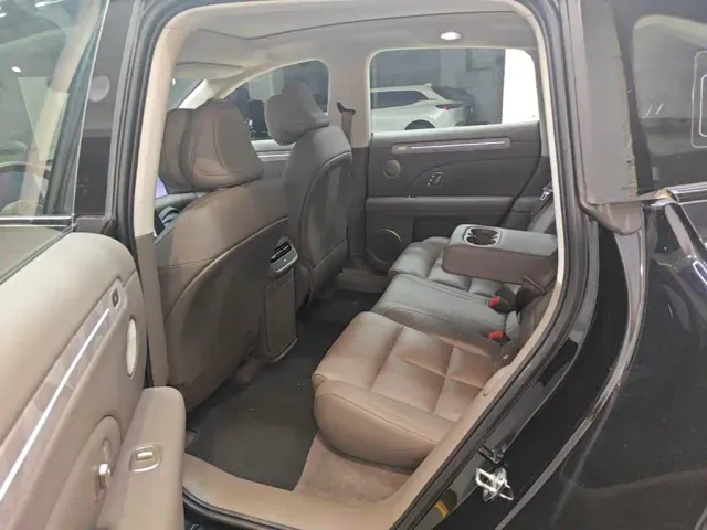 IM Motors LS6 — Фото автомобиля 16