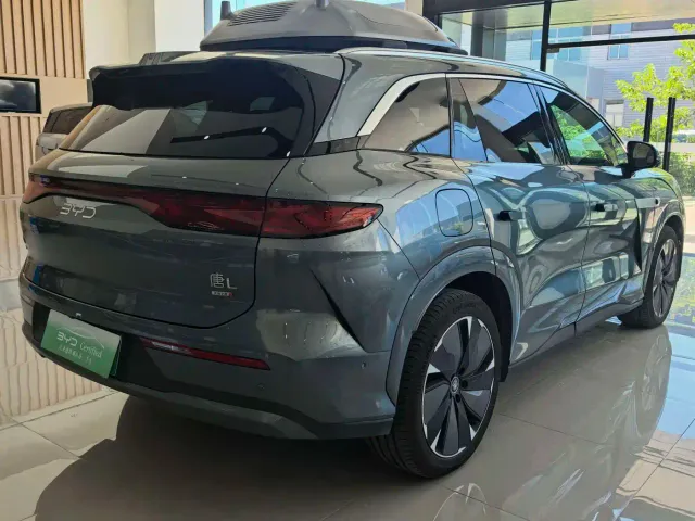 BYD Tang L — Фото автомобиля 11