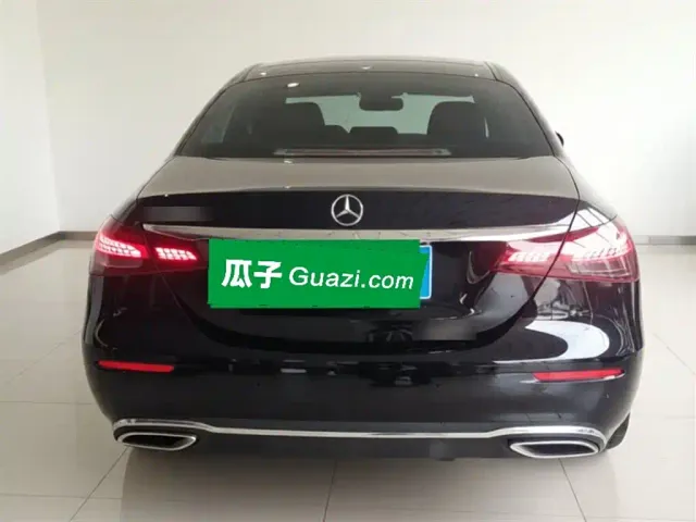 Mercedes-Benz E-Class — Фото автомобиля 3