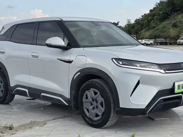 BYD Yuan UP — Фото автомобиля 3