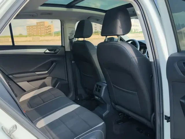 Volkswagen T-Roc — Фото автомобиля 8
