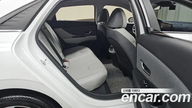 Hyundai Avante — Фото автомобиля 17