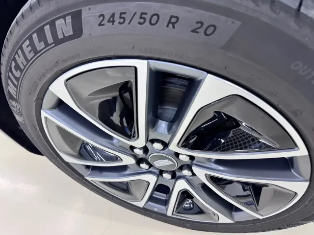 Cadillac Optiq — Фото автомобиля 4