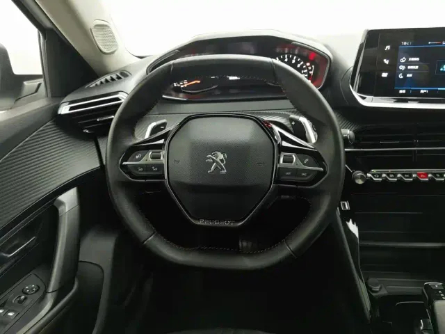 Peugeot 2008 — Фото автомобиля 11