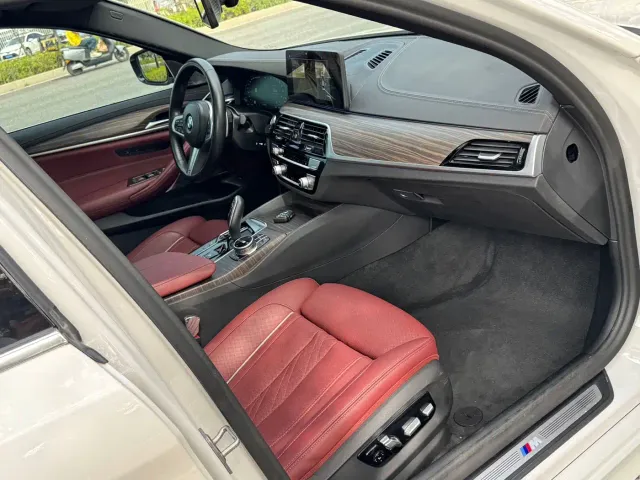 BMW 5 Series — Фото автомобиля 3