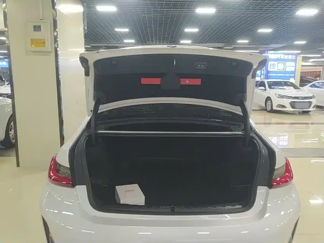 BMW 3 Series — Фото автомобиля 18