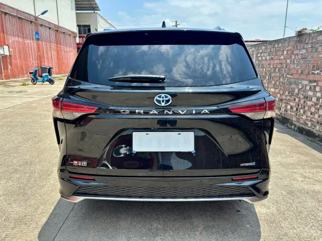 Toyota Granvia — Фото автомобиля 5