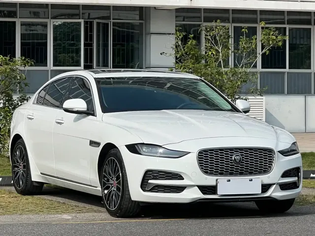 Jaguar XEL — Фото автомобиля 3