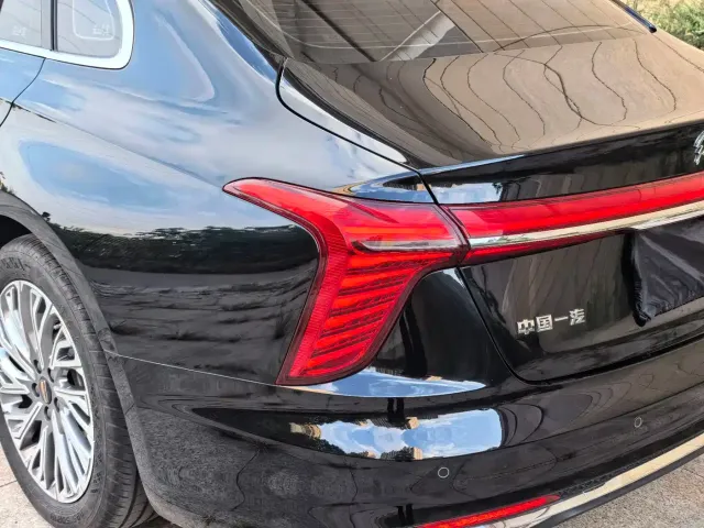 Hongqi H5 — Фото автомобиля 13