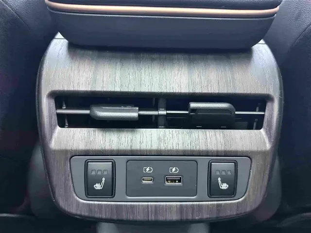 Nissan Ariya — Фото автомобиля 17