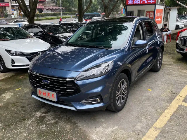 Ford Escape — Фото автомобиля 3