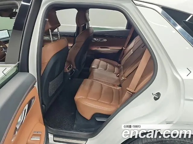 Genesis GV70 — Фото автомобиля 11