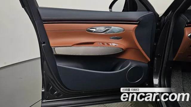 Genesis GV70 — Фото автомобиля 13