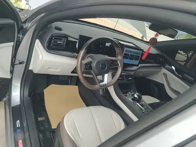 BYD Qin PLUS — Фото автомобиля 9