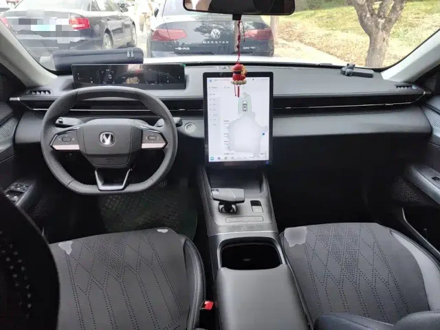 Changan Eado — Фото автомобиля 5