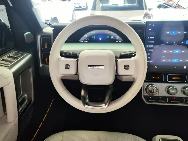 iCAR V23 — Фото автомобиля 10
