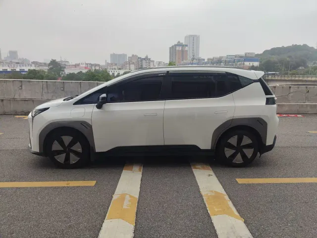 GAC Aion Y — Фото автомобиля 12