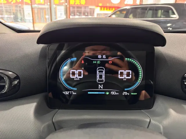 Leapmotor T03 — Фото автомобиля 14