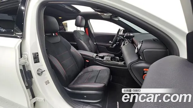 Mercedes-Benz A-Class — Фото автомобиля 25