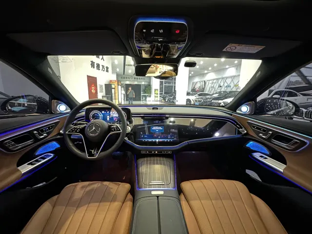 Mercedes-Benz E-Class — Фото автомобиля 10