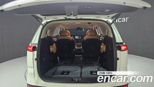 Kia Carnival Generation 4 — Фото автомобиля 20