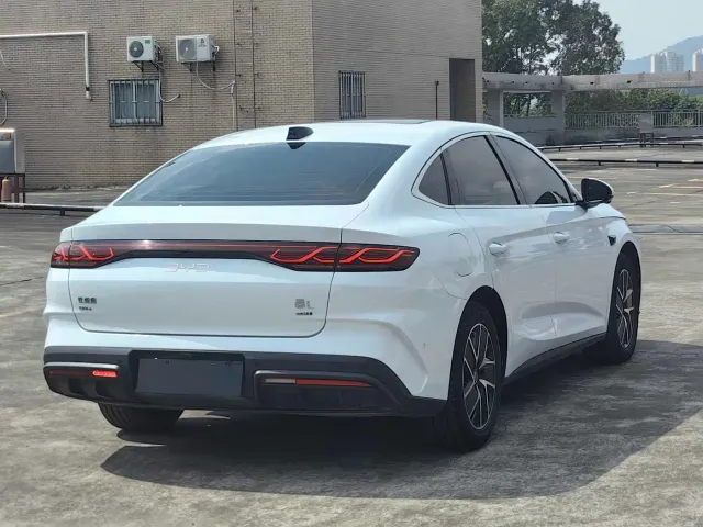 BYD Qin L — Фото автомобиля 7
