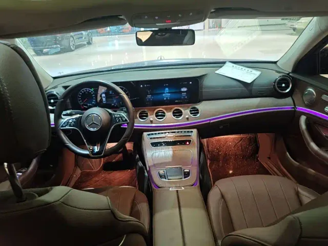 Mercedes-Benz E-Class — Фото автомобиля 9