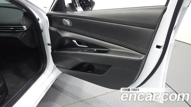 Hyundai Avante CN7 — Фото автомобиля 13